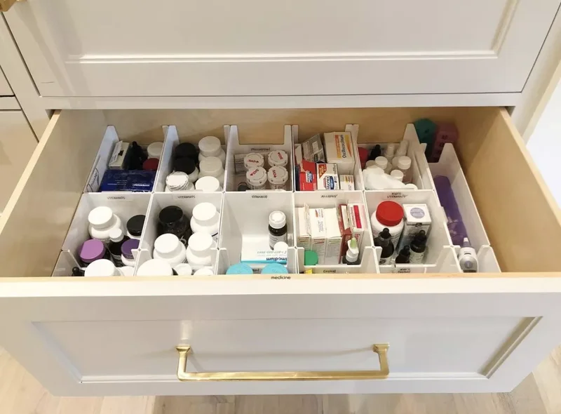 43 Bathroom Storage Solutions for More Space and Style 41 Organize Drawers With Spacers