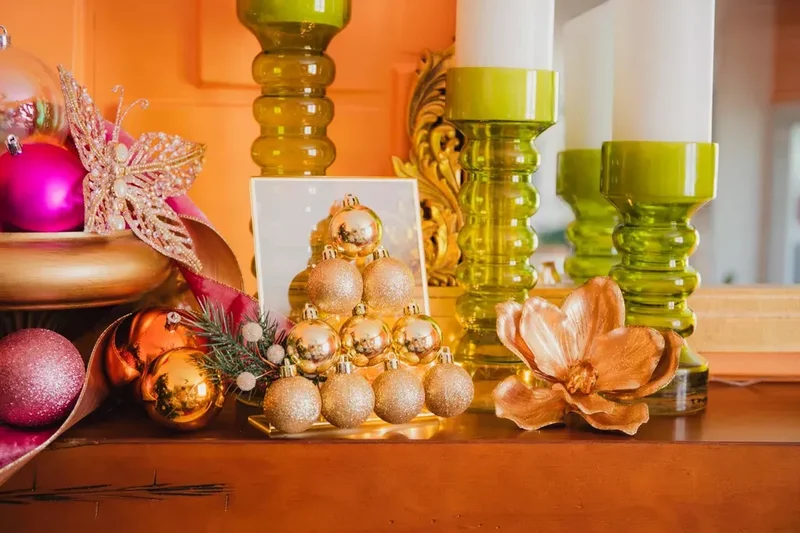 DIY Christmas Tree Ideas Worth Displaying for Your Guests 43 Ornament Tree Luminary