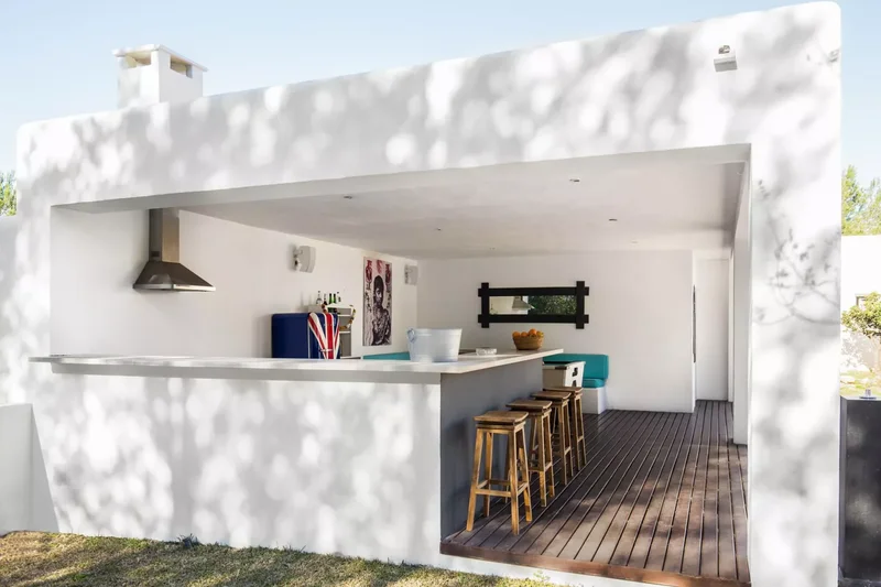 Outdoor Kitchen and Deck