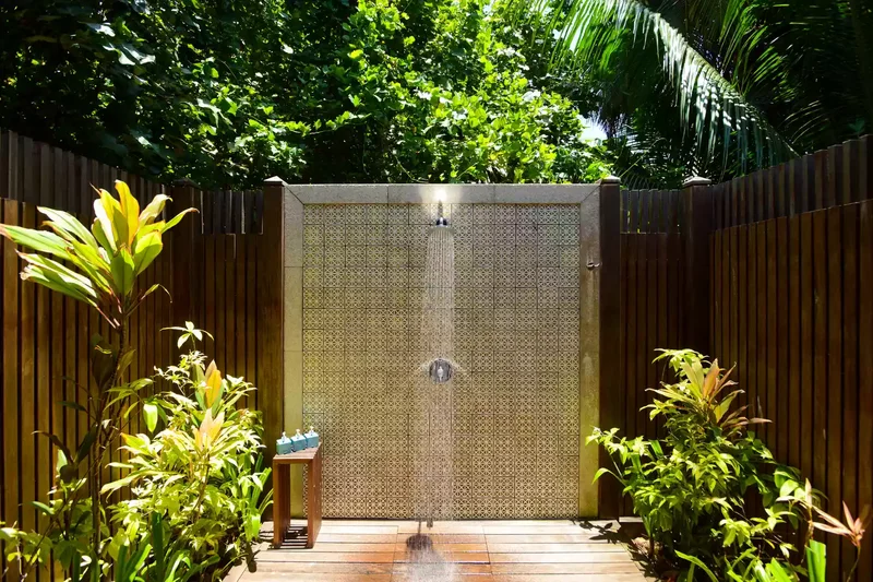34 Beautiful Outdoor Shower Ideas for Backyards & Beach 7 Outdoor Shower Fencing