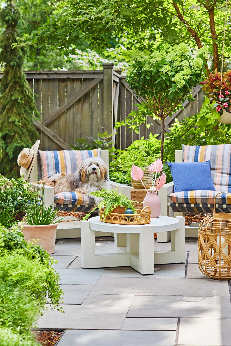 44 Beautiful Patio Ideas for an Outdoor Space You'll Love 26 Outdoor Sitting Area