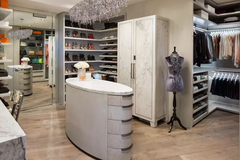 23 Closet Island Designs You'll Love Creating Yourself 8 Oval Island