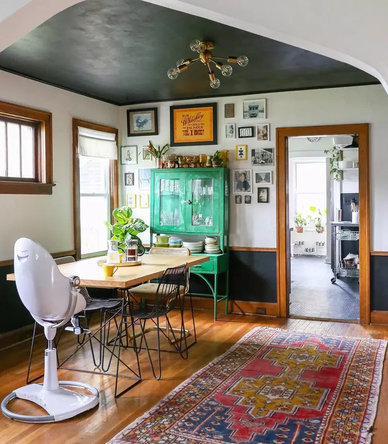 Paint Under a Picture Rail