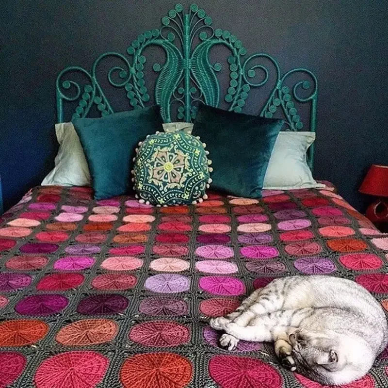 32 Stunning and Striking Teal Bedroom Design Inspirations 20 Paint a Wicker Headboard Teal