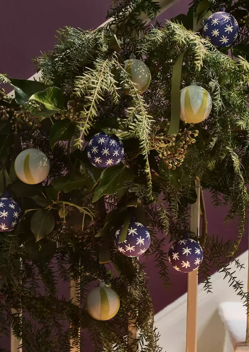 61 Unique DIY Christmas Garland Ideas for Festive Decor 37 Painted Ornament Garland