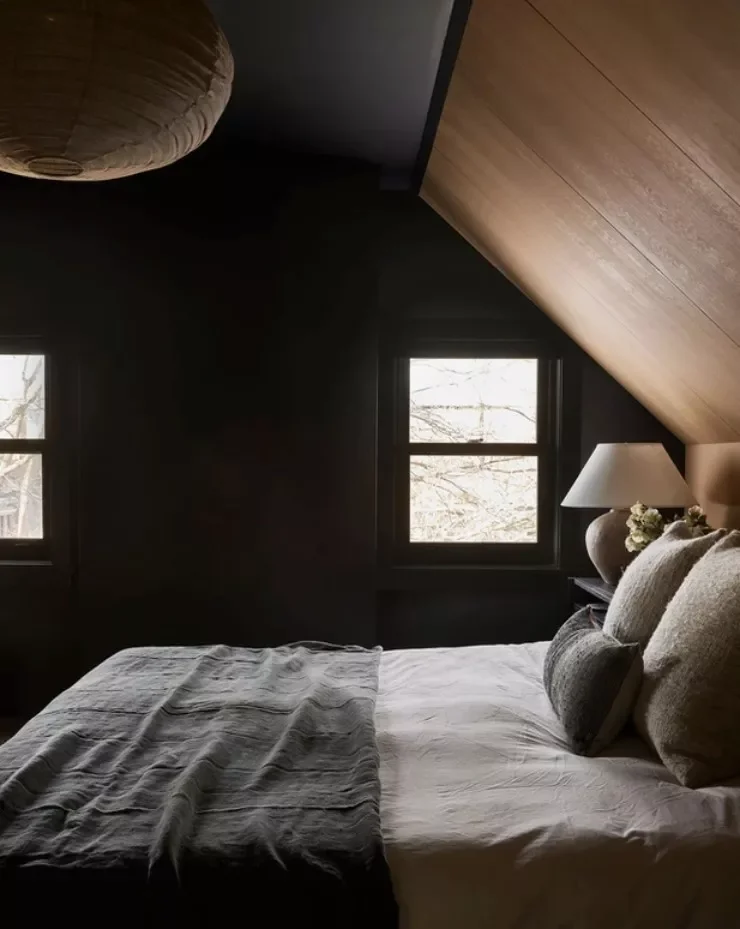 25 Gothic Bedroom Designs That Blend Drama With Style 18 Pair Black and Wood