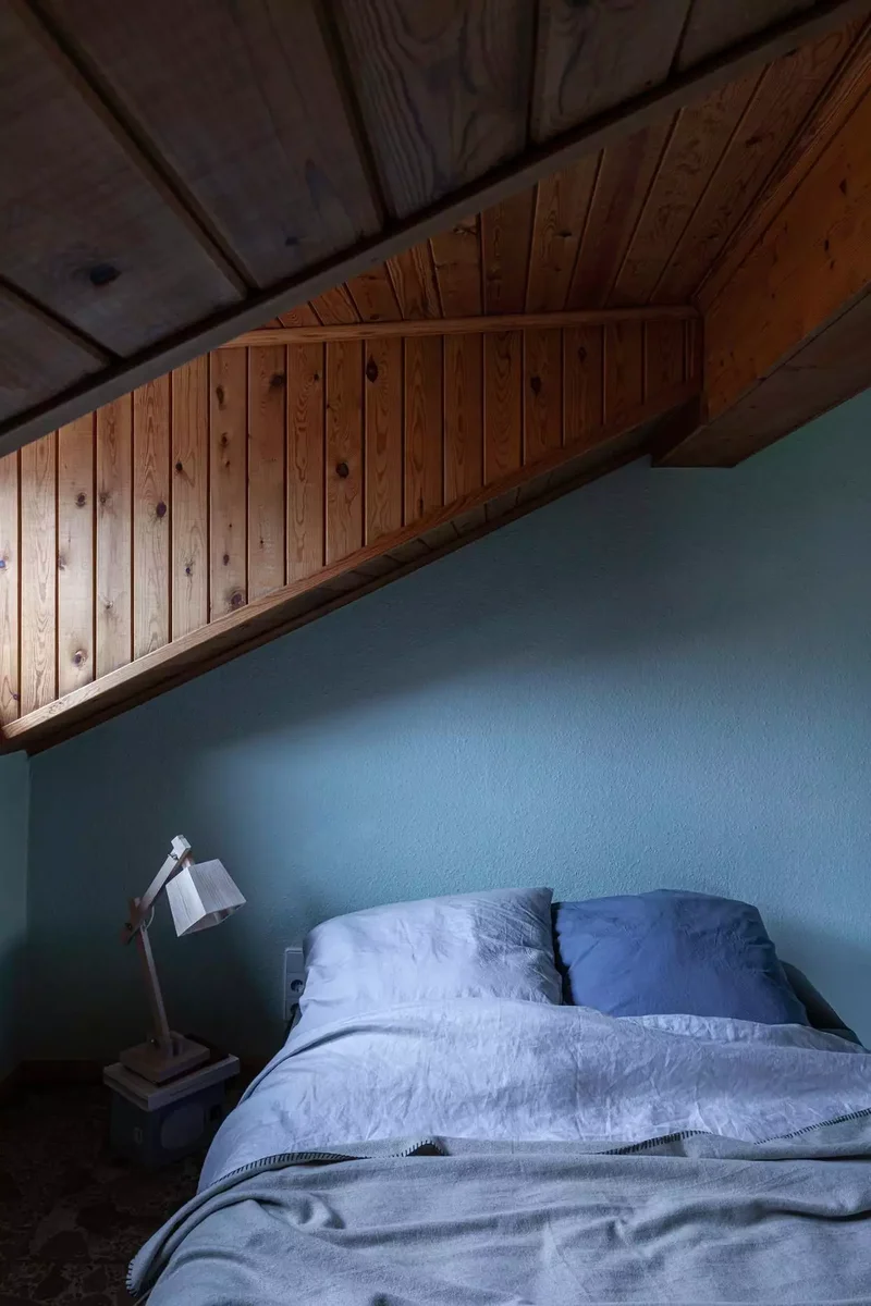 Pair Medium Blue With Wood