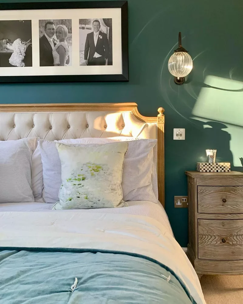 32 Stunning and Striking Teal Bedroom Design Inspirations 19 Pair Teal With Light Wooden Furniture
