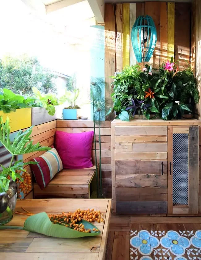 17 DIY Landscaping Projects You Can Start This Weekend 17 Pallet Patio