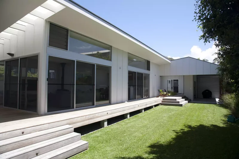 15 Deck Skirting Solutions to Enhance Your Outdoor Space 3 Partial Deck Skirting