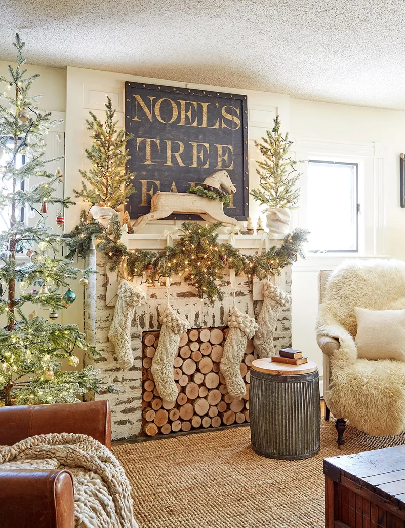 53 Stunning Christmas Mantel Decor Ideas for Your Home 9 Perfect Palette