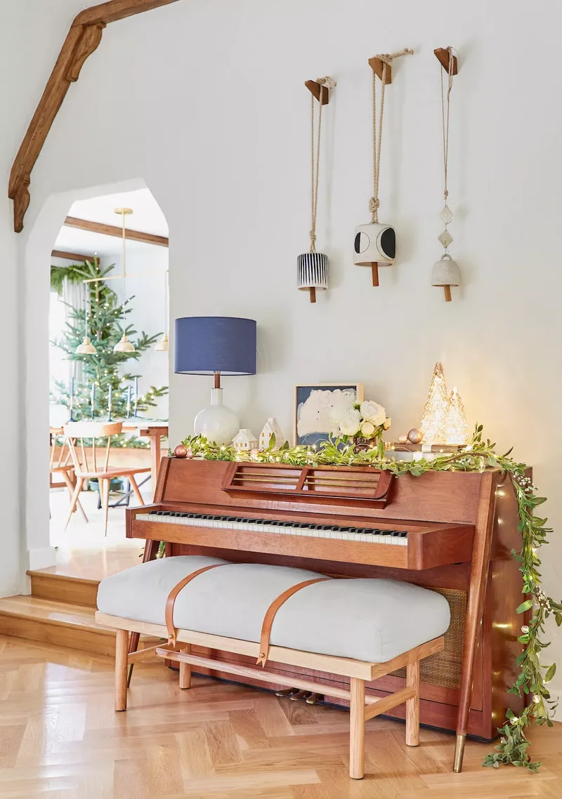 61 Unique DIY Christmas Garland Ideas for Festive Decor 3 Piano Top Garland