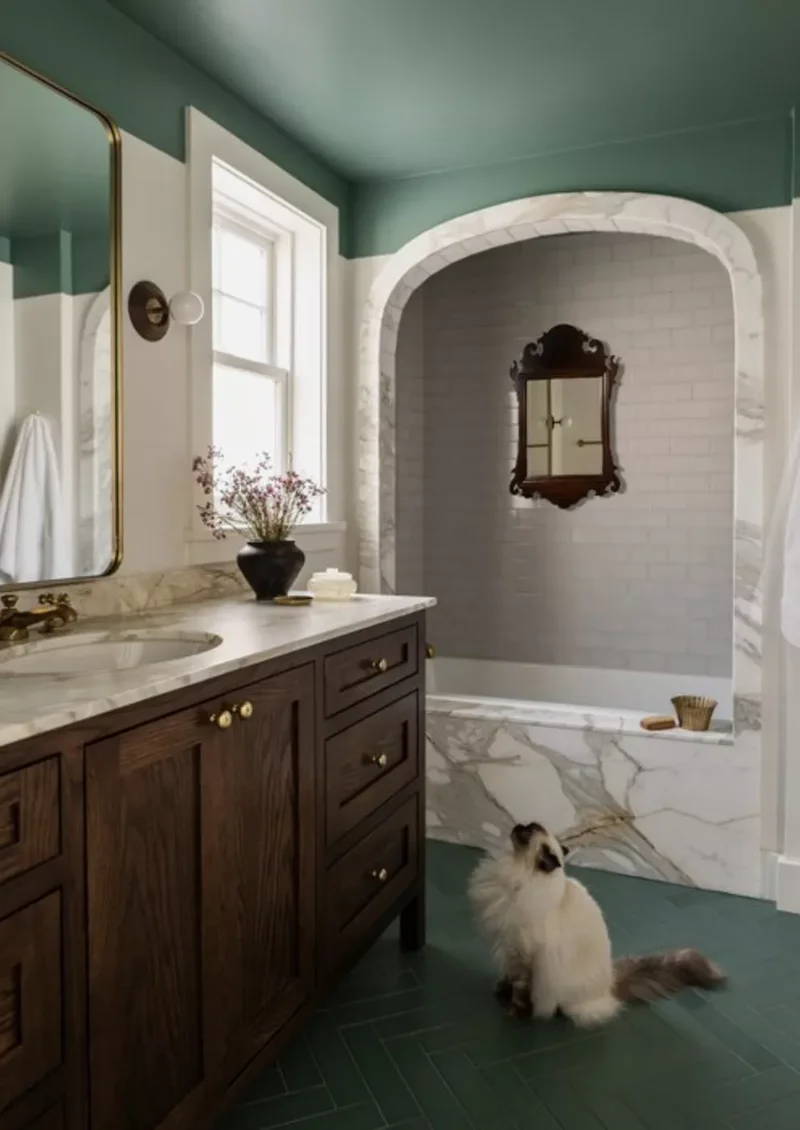 42 Vibrant Bathroom Color Ideas for Small Space Styling 14 Pine Green