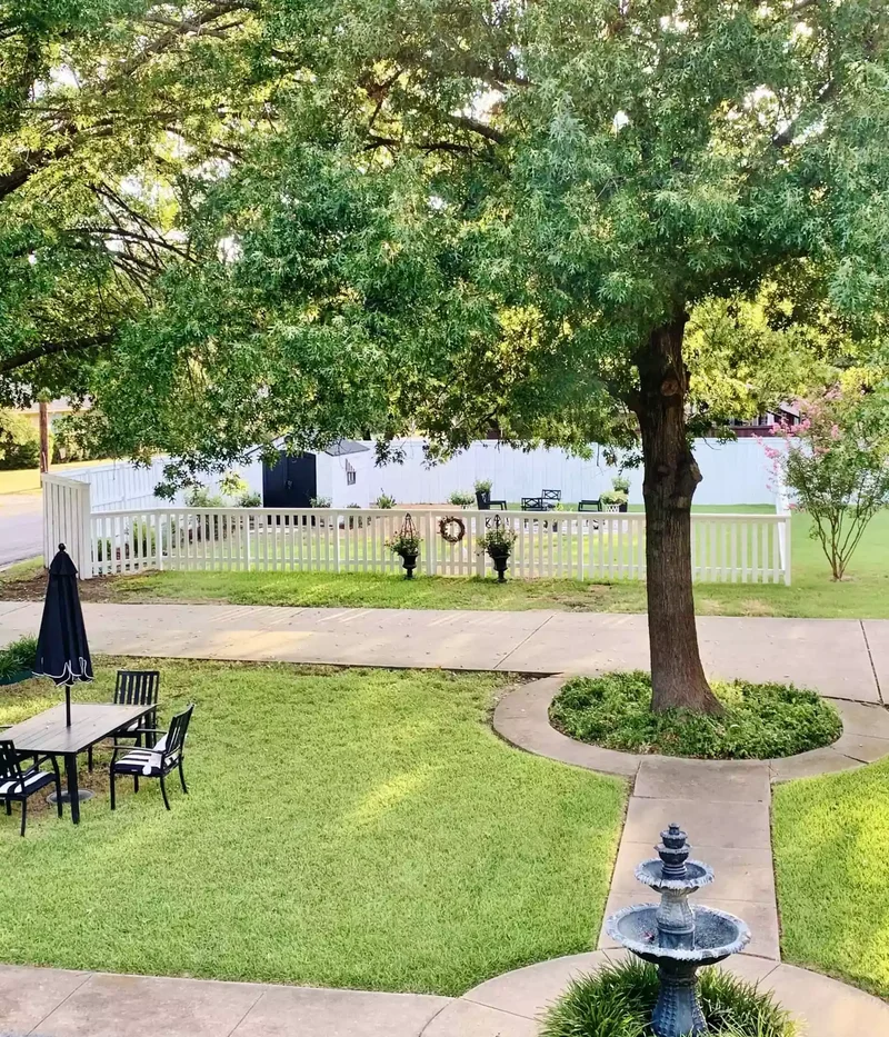 Place White Picket Around the Perimeter