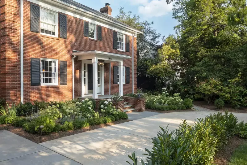 24 Stunning Driveway Landscaping Ideas for Amazing Curb Appeal 9 Plants on All Sides