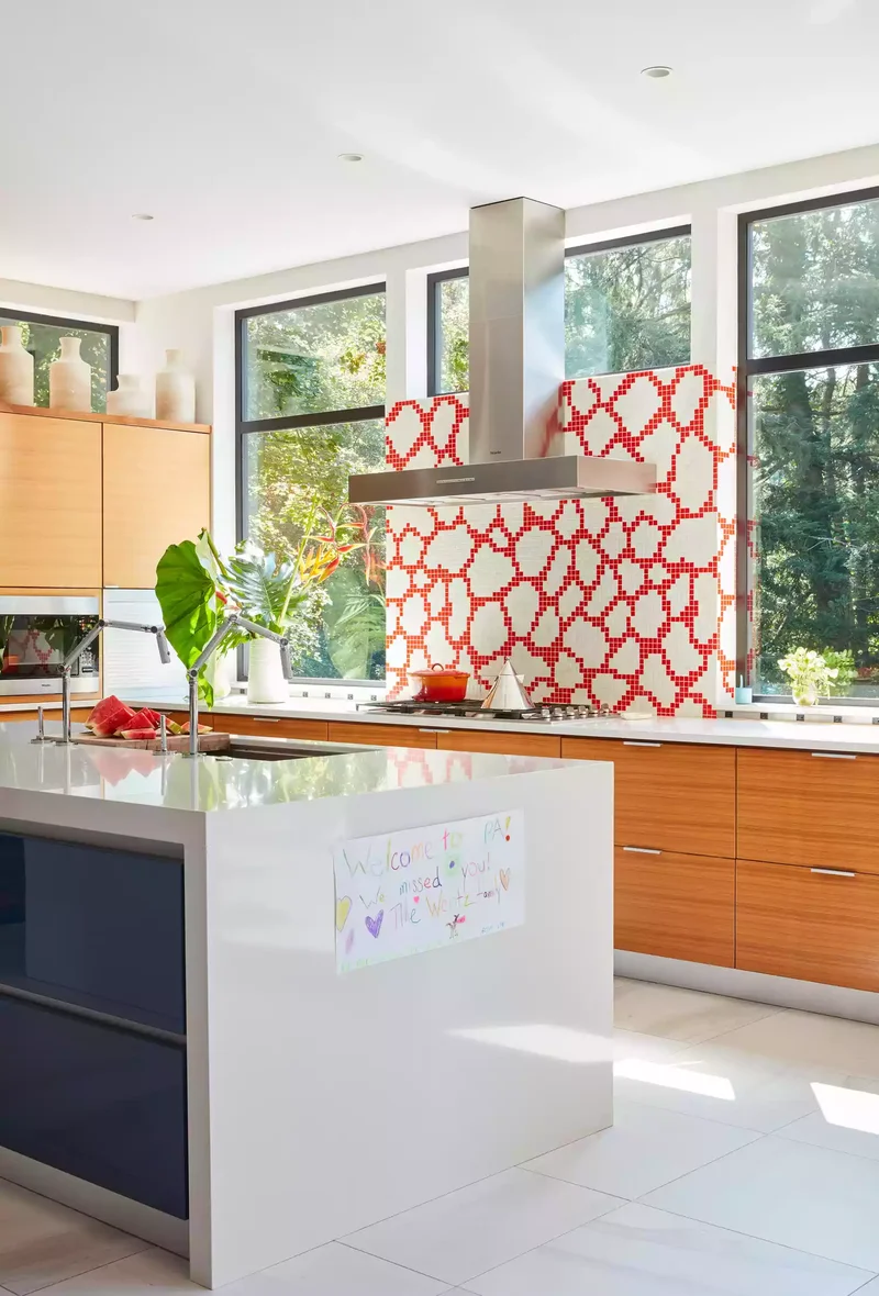 Play Off a Bold Backsplash