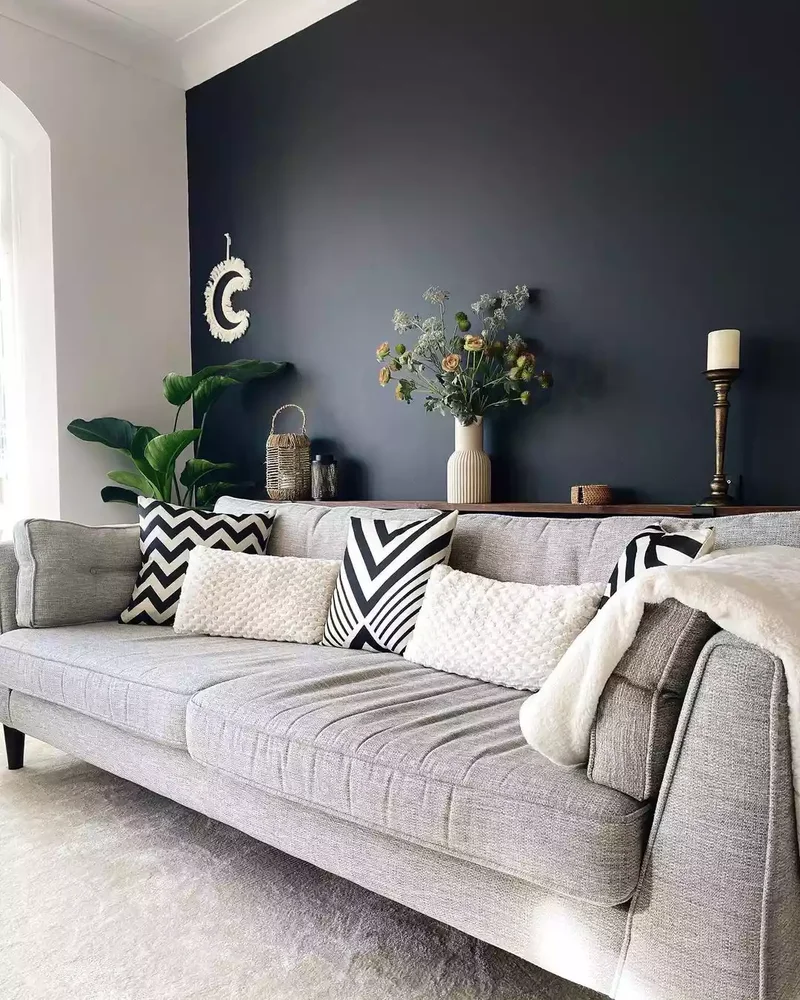 30 Black-and-White Living Room Ideas That Look Stunning 12 Play With Pattern