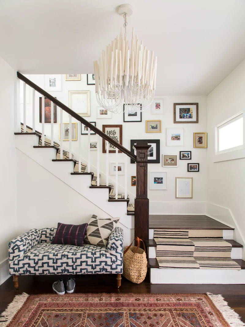 22 Stunning Foyer Design Ideas for Your Home's Grand Entry 15 Play with Pattern