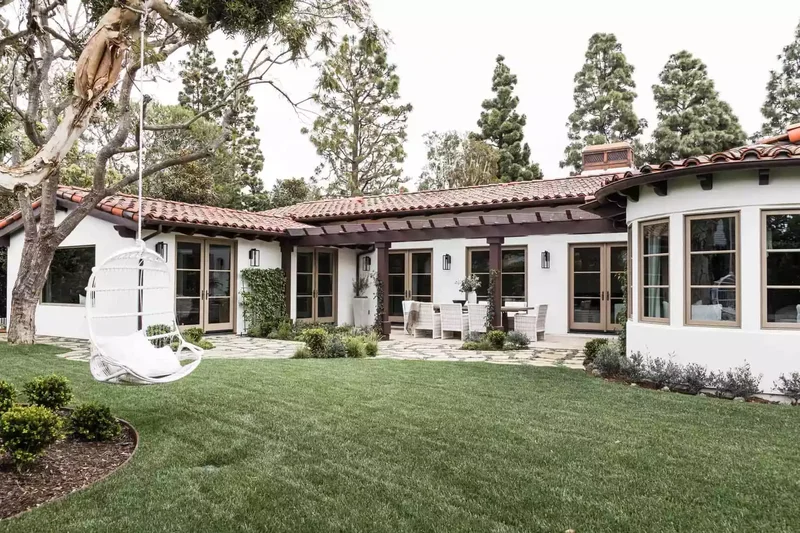 52 Beautiful Backyard Landscaping Ideas for Your Home 23 Plenty of Greenery