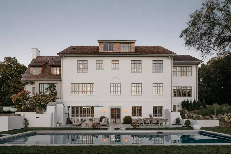 42 Beautiful Retaining Wall Ideas for Your Yard and Garden 9 Poolside Walls