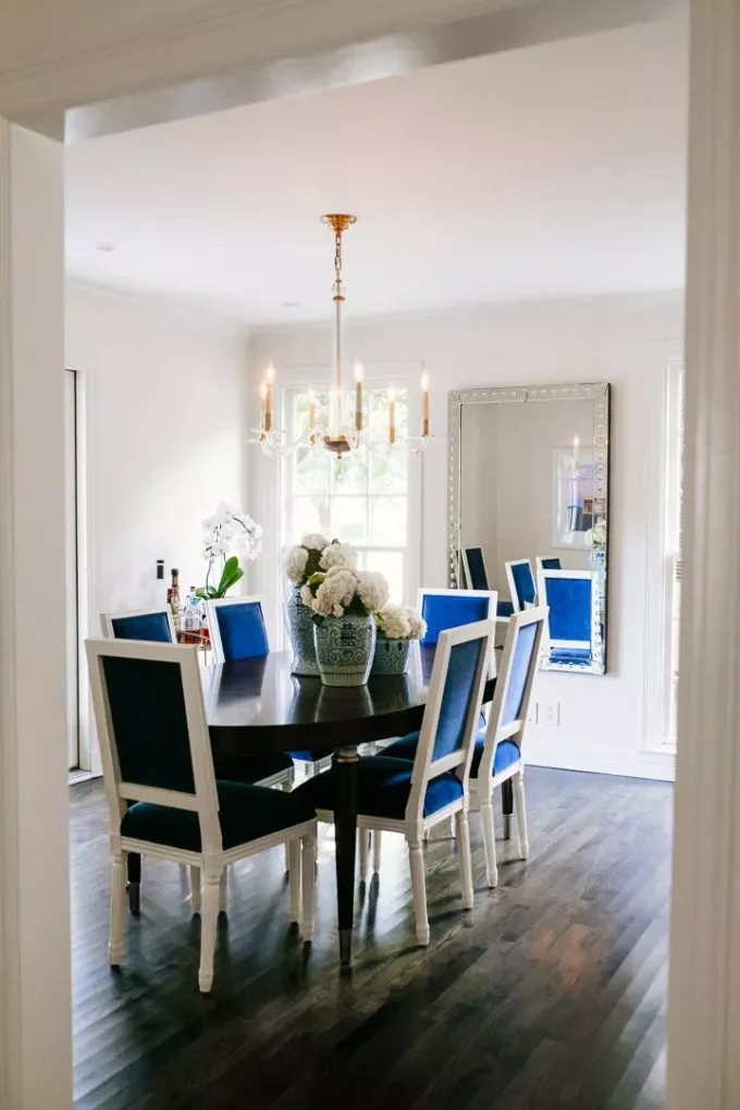 40 Beautiful Blue Dining Rooms You'll Want to Recreate 24 Pretty Pottery
