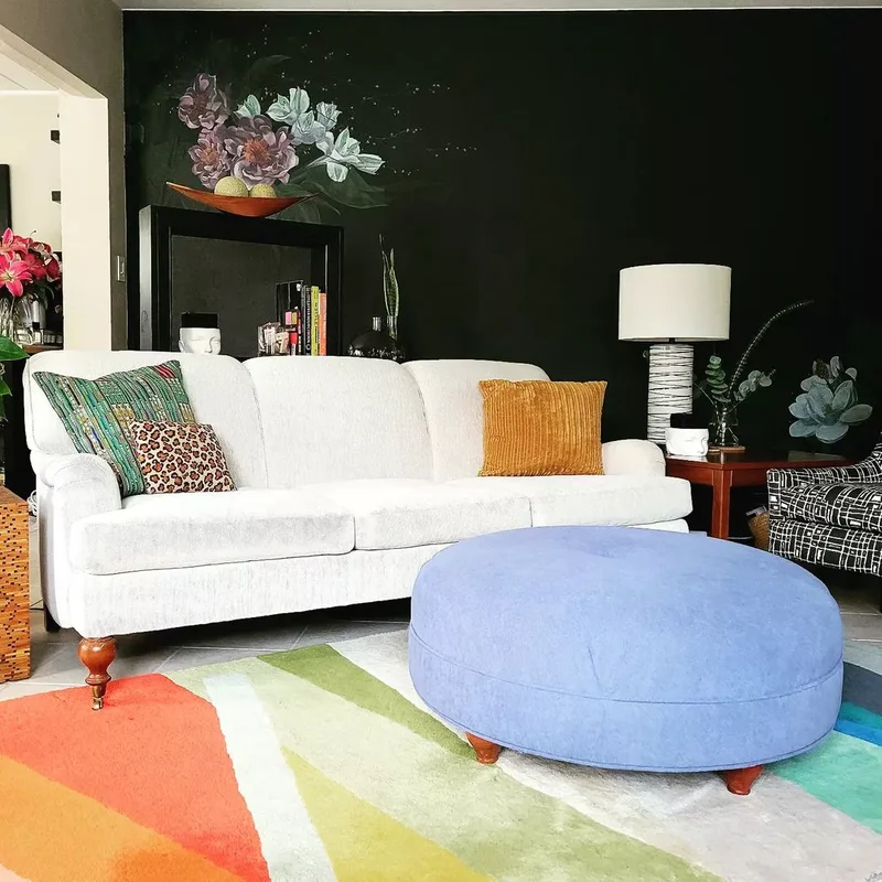 25 Beautiful Vintage Living Room Ideas for Your Home 20 Rainbow Rug