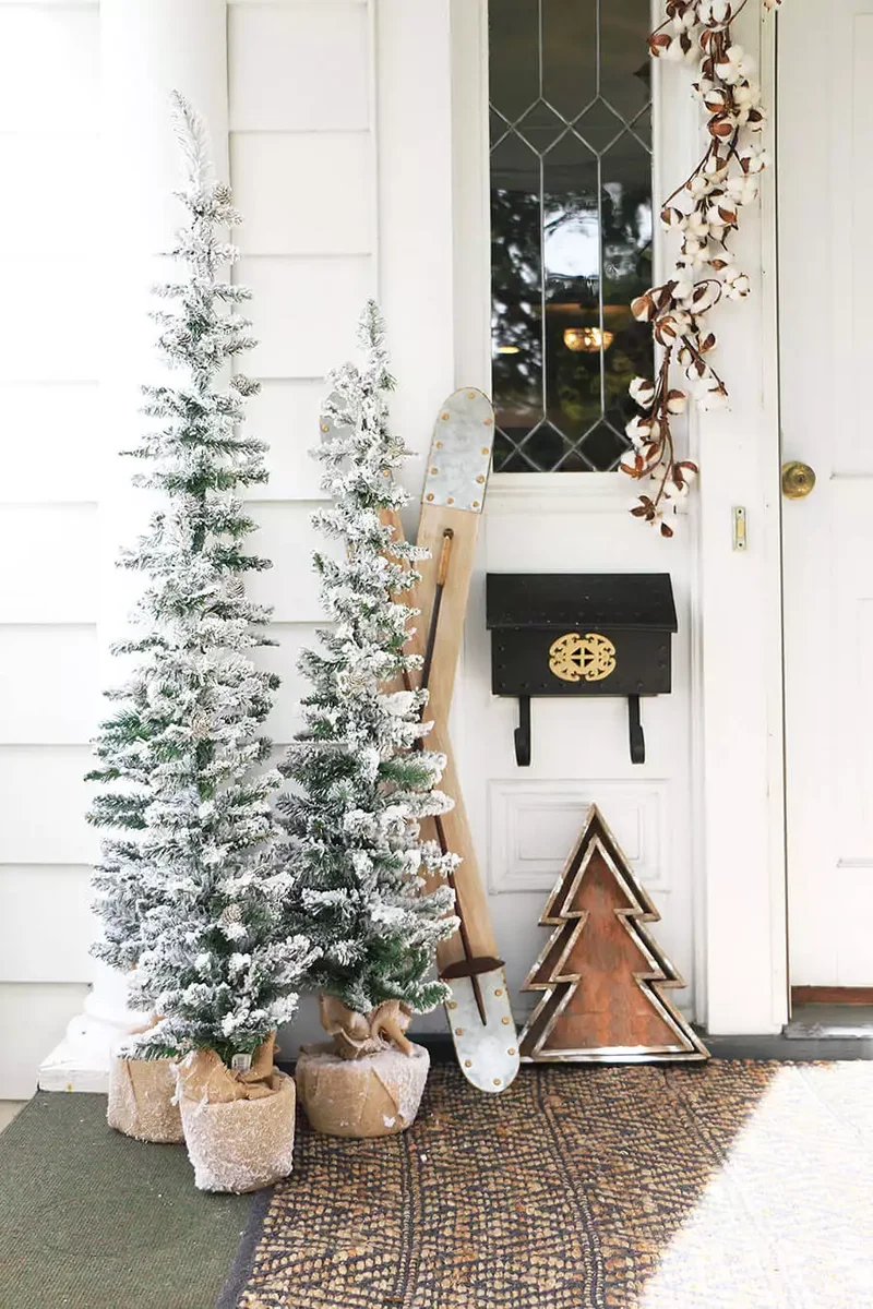 Christmas Door Decorating Ideas: 30 Designer Looks to Try 11 Real or Faux Branches