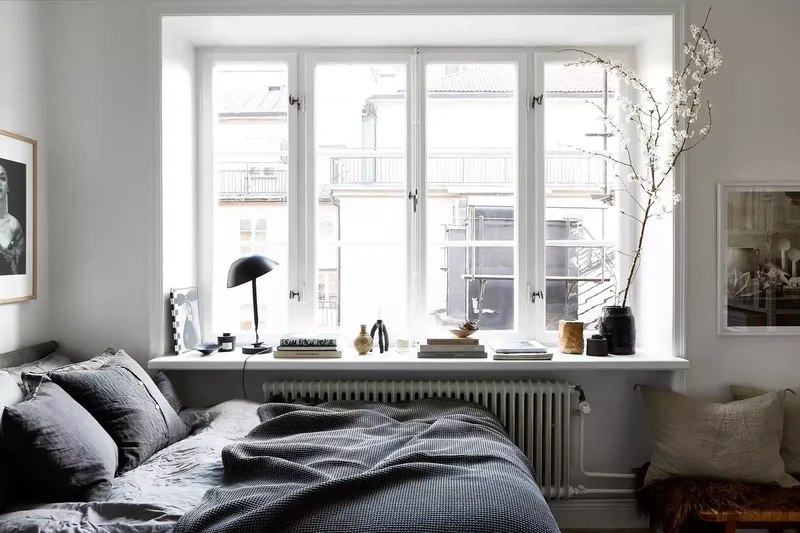 52 Small Bedroom Ideas That Maximize Your Compact Space 40 Reclaim the Windowsills