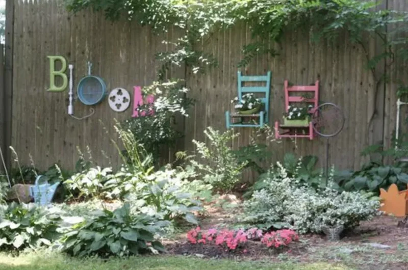 30 Creative Fence Decorating Ideas to Transform Your Yard 3 Repurpose Everyday Items as Decor
