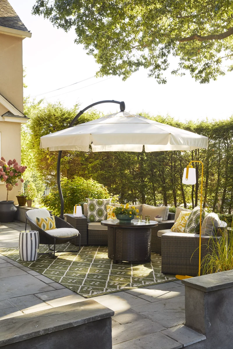 40 Budget-Friendly Backyard Ideas for Any Outdoor Space 25 Roll Out a Rug