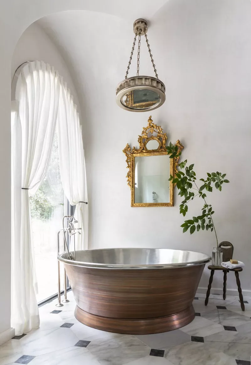 Round Copper Bathtub