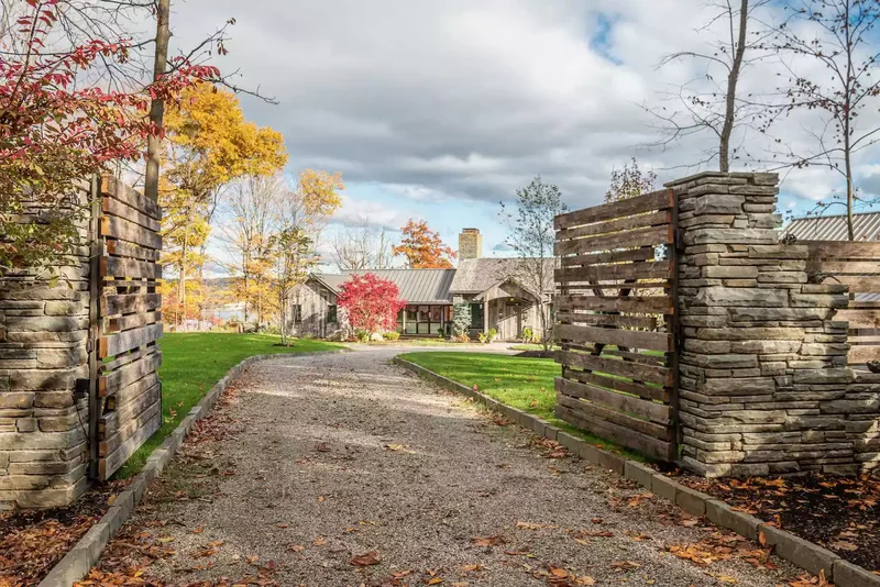 35 Beautiful Driveway Gate Ideas for Any Home Style 27 Rustic Driveway Gate