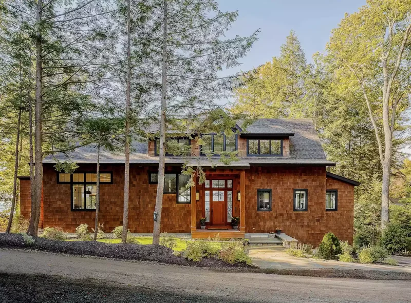 30 Front Walkway Ideas That Create a Stunning Entrance 28 Rustic Front Walkway