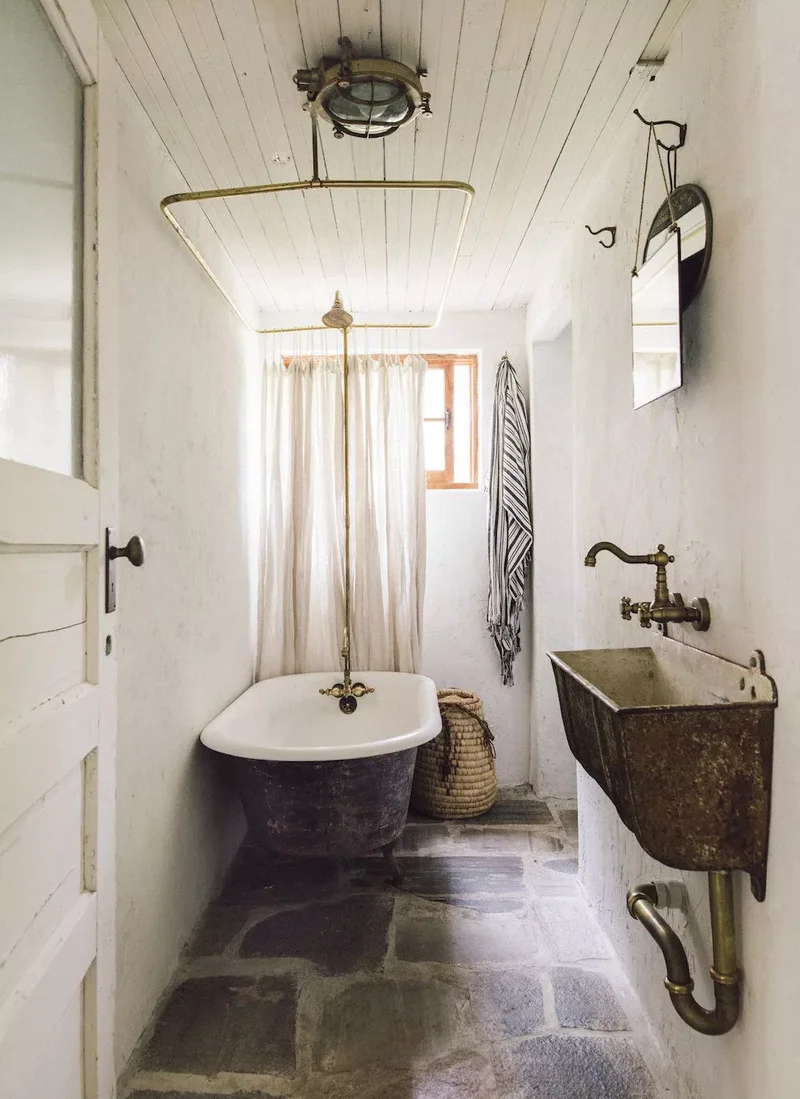 39 Shiplap Bathroom Designs From Farmhouse to Modern Style 6 Rustic Shiplap Ceiling