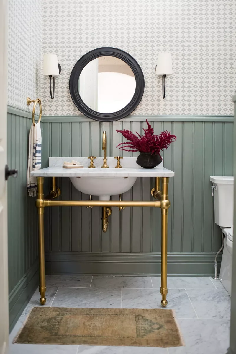 30 Designer-Favorite Bathroom Paint Shades That Never Fail 2 Sage Green