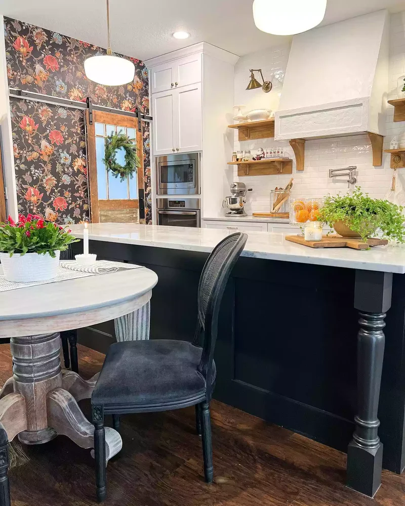 20 Beautiful Kitchen Accent Wall Ideas to Transform Your Space 3 Say Goodbye to the All-White Kitchen