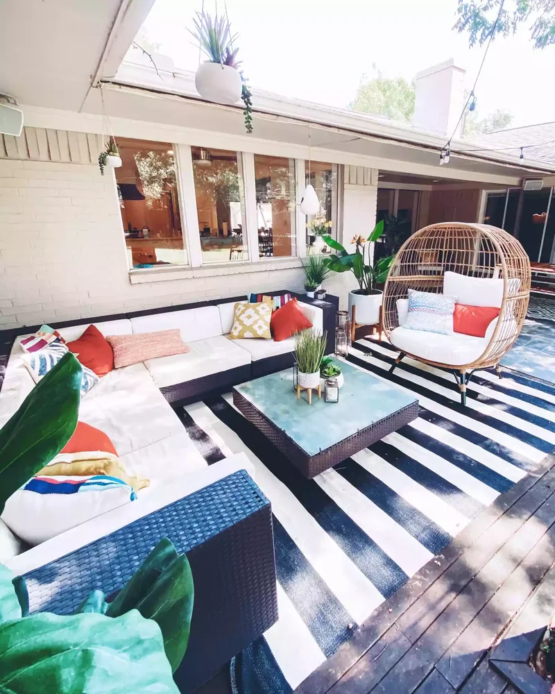 20 Patio Furniture Ideas That Transform Your Outdoor Space 18 Say Yes to Pillows