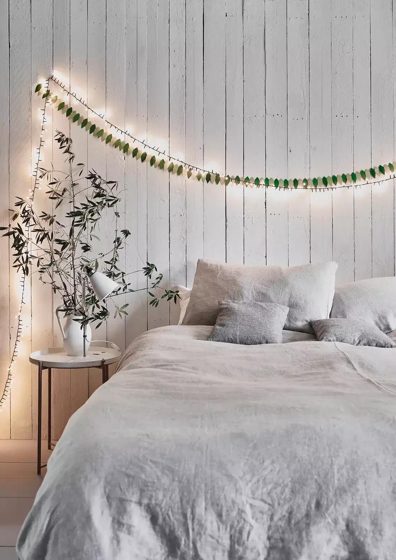 61 Unique DIY Christmas Garland Ideas for Festive Decor 21 Scandi-Style Garland
