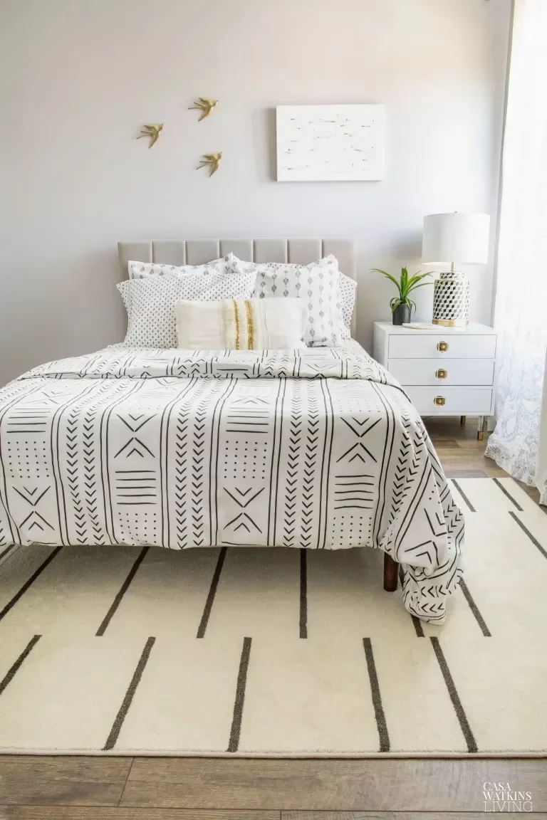 Scandinavian-Style Small Bedroom