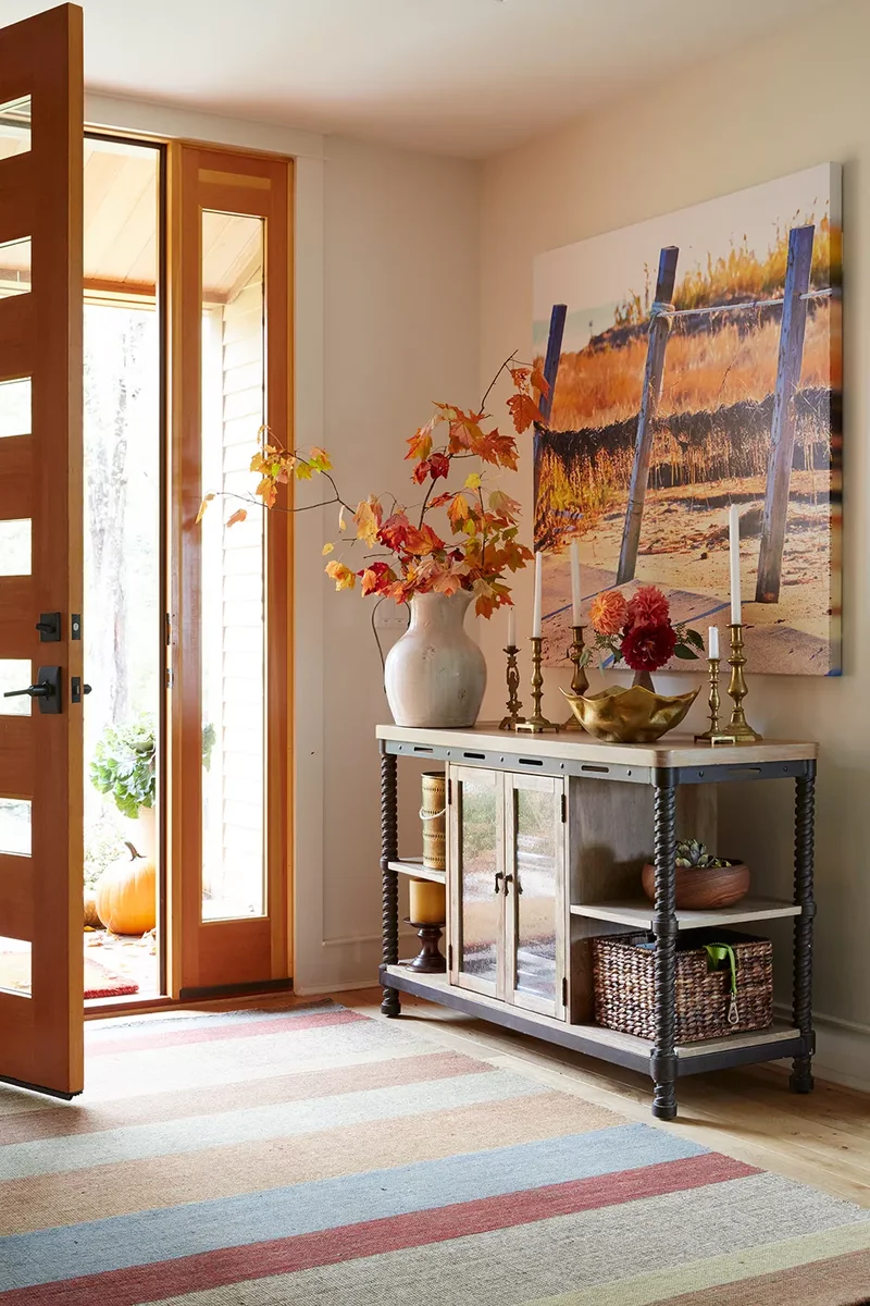 Seasonal Entryway Table Decor