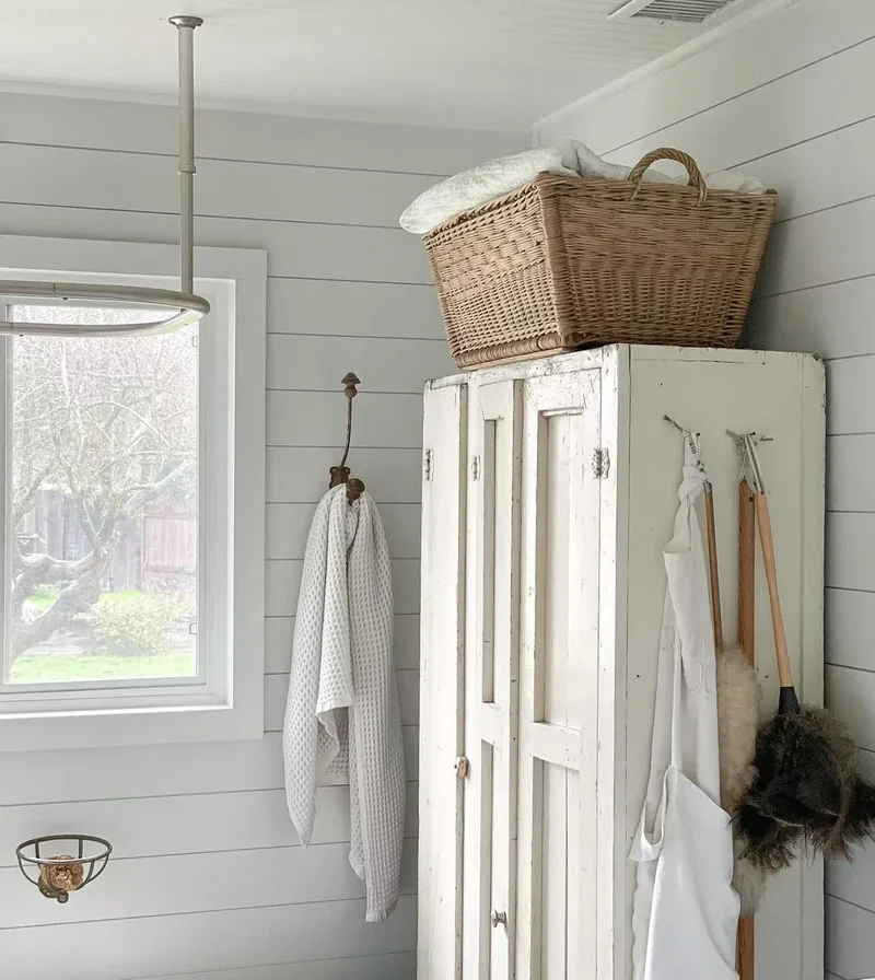42 Country Bathroom Ideas for Your Modern Farmhouse Style 16 Shabby Chic Elements