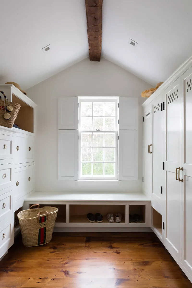 22 Stunning Mudroom Bench Ideas for Beautiful Storage 3 Shaker-Style Mudroom Bench