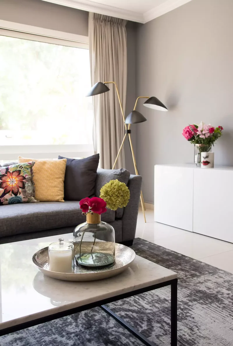 20 Creative Living Room Corner Ideas to Transform Your Space 4 Show Off a Sleek Lamp