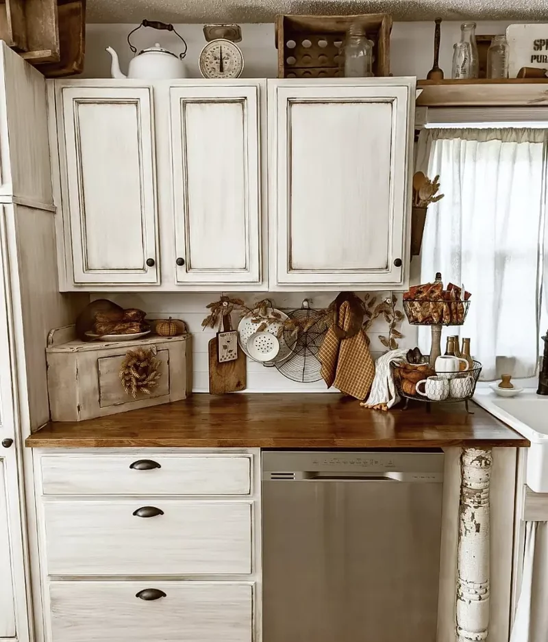30 Charming Cottagecore Kitchen Ideas for Your Cozy Home 27 Showcase Vintage Finds