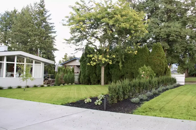 24 Stunning Driveway Landscaping Ideas for Amazing Curb Appeal 18 Shrubs Paired With Flowers