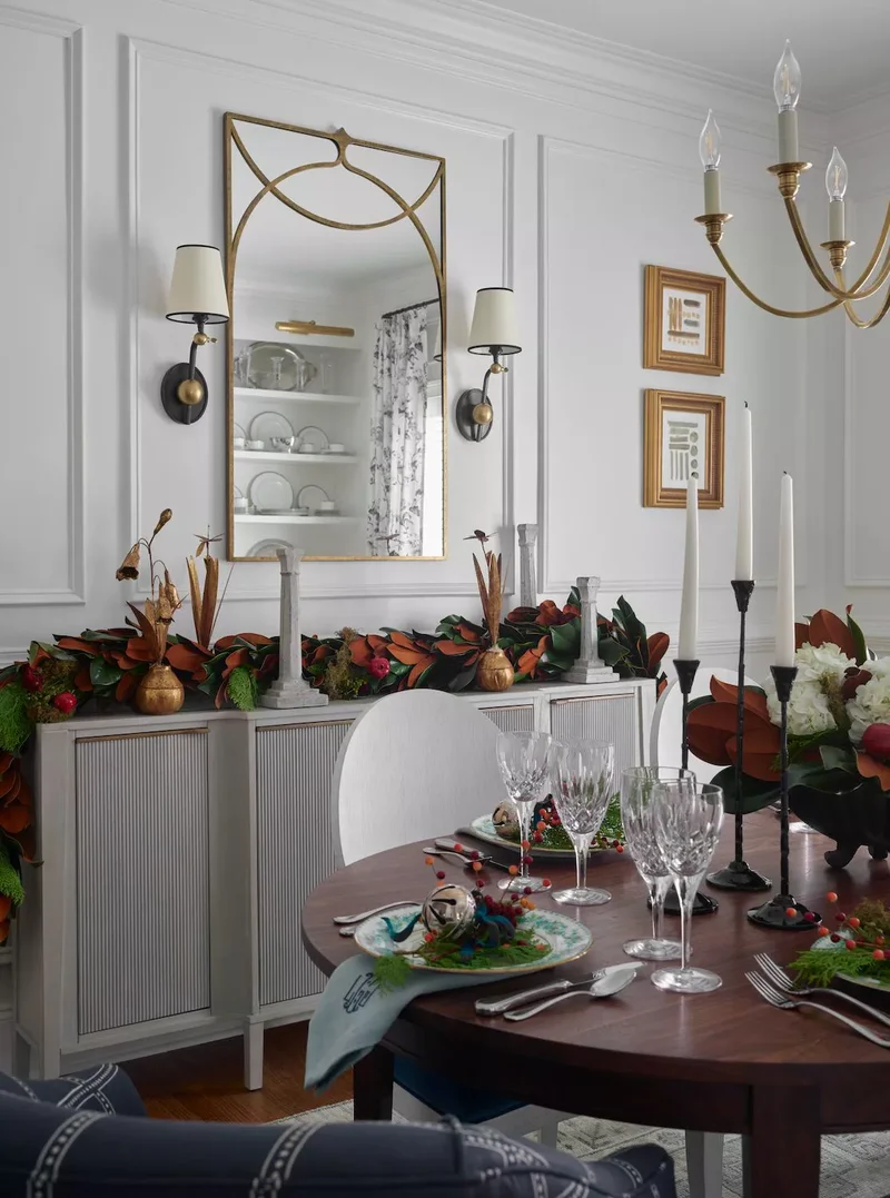 61 Unique DIY Christmas Garland Ideas for Festive Decor 23 Sideboard Garland