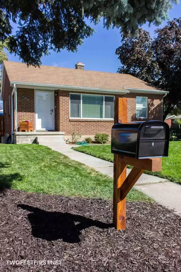 27 Mailbox Post Ideas That'll Boost Your Curb Appeal 3 Simple Mailbox Post