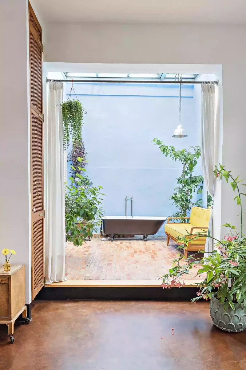 34 Beautiful Blue Bathroom Ideas for Any Style to Refresh 9 Sky Blue Bathroom