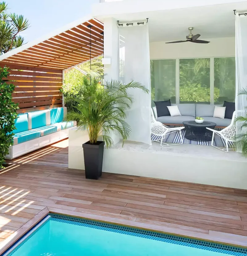 Small Covered Alcove