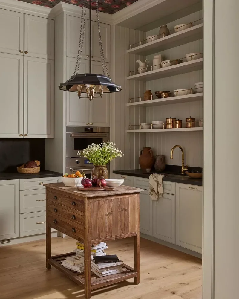 34 Classic Traditional Kitchen Designs for Cozy Home Style 30 Small Kitchen Pantry Island
